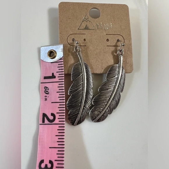 NEW Atipi Feather Earrings Silver Tone - Picture 4 of 6